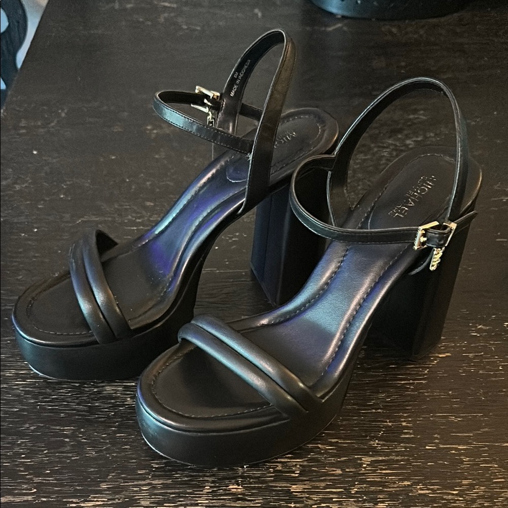 Michael Kors Black Platform Dress Shoes size 8